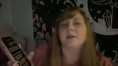 Snapshot of yourthickgingergoddess chatting on February 22, 3:12 am yourthickgingergoddess online show from February 22, 3:12 am