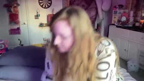Snapshot of yourthickgingergoddess chatting on March 10, 11:06 pm yourthickgingergoddess online show from March 10, 11:06 pm