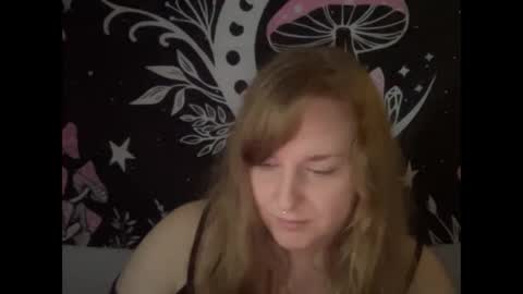 Snapshot of yourthickgingergoddess chatting on February 27, 10:20 pm yourthickgingergoddess online show from February 27, 10:20 pm