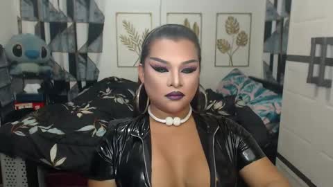 Snapshot of yourtrannyqueenxxx chatting on September 10, 11:39 pm Anastacia Grey online show from September 10, 11:39 pm