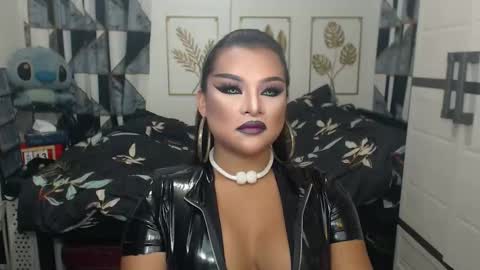 Snapshot of yourtrannyqueenxxx chatting on September 12, 10:23 pm Anastacia Grey online show from September 12, 10:23 pm