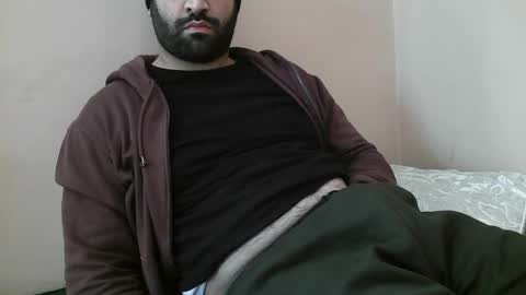 Snapshot of yxxtxxdentyk chatting on February 3, 6:02 am Bi BearXXX online show from February 3, 6:02 am