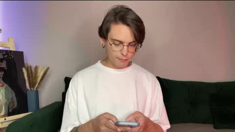 Snapshot of zacharyellington chatting on September 17, 11:57 am zacharyellington online show from September 17, 11:57 am