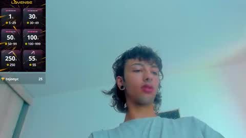 Snapshot of zackcum_ chatting on March 3, 1:45 pm for you Zack online show from March 3, 1:45 pm