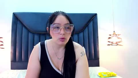 zamiragates1 online show from February 26, 8:28 am