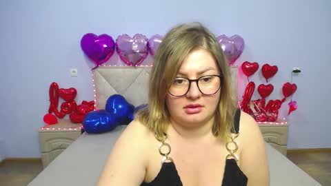 zannadreil online show from March 4, 11:00 pm