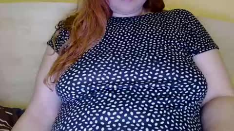 Snapshot of zara_red chatting on January 28, 4:18 am Kate. if im not here im here foxy red333 online show from January 28, 4:18 am