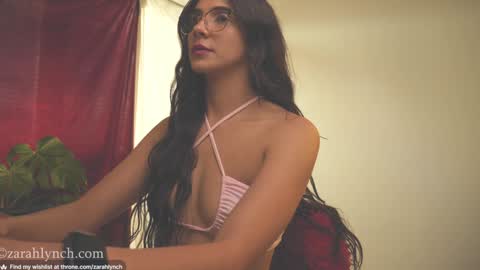 Miss Lynch   Next show  2911 online show from December 8, 8:36 pm