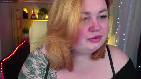 Lola online show from March 4, 9:11 pm