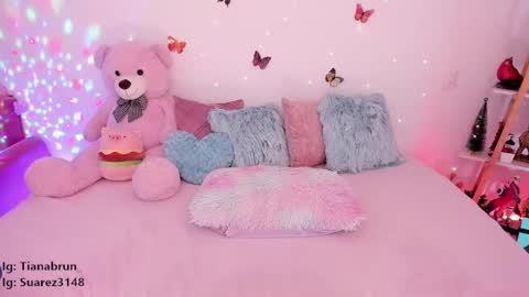 Snapshot of zaratorres_ chatting on March 4, 3:26 pm Zara online show from March 4, 3:26 pm