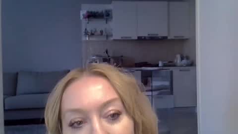 Snapshot of zarinaswift chatting on January 31, 4:47 am Zarina Swift online show from January 31, 4:47 am