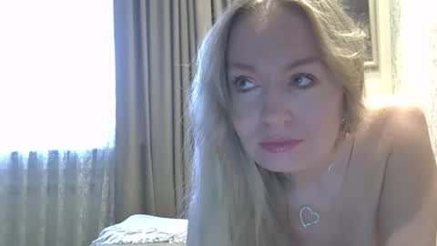 Snapshot of zarinaswift chatting on February 4, 5:10 am Zarina Swift online show from February 4, 5:10 am
