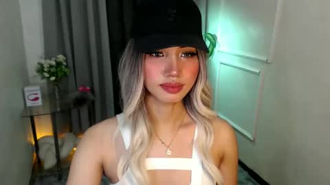 zelainalovetocum online show from February 17, 3:22 pm