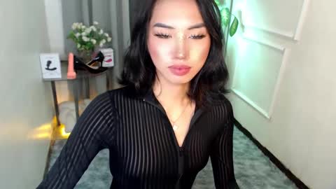 zelainalovetocum online show from March 11, 9:15 pm