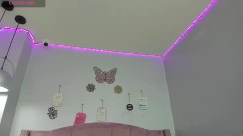 Snapshot of zephyra_angels1 chatting on February 24, 8:38 am ZEPHYRA ANGELS online show from February 24, 8:38 am