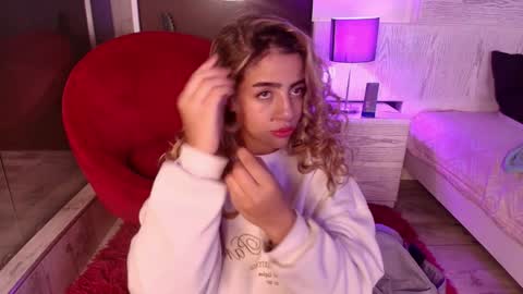 Zhavia  online show from January 30, 1:20 pm