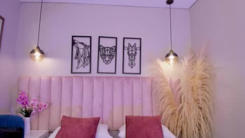 zoe_banks_ online show from September 15, 1:34 pm