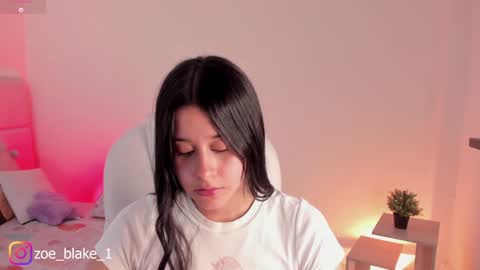 Snapshot of zoe_blake18 chatting on January 14, 10:34 pm Zoe online show from January 14, 10:34 pm