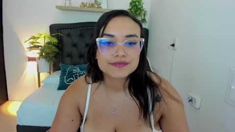 Snapshot of zoe_danae_ chatting on February 24, 3:20 pm Zoe online show from February 24, 3:20 pm