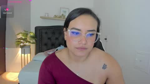 Snapshot of zoe_danae_ chatting on February 14, 12:25 pm Zoe online show from February 14, 12:25 pm