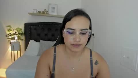 Snapshot of zoe_danae_ chatting on January 29, 3:47 pm Zoe online show from January 29, 3:47 pm