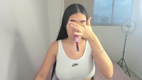 zoe_jones7 online show from January 29, 11:14 pm