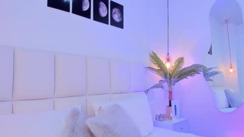 Snapshot of zoe_rivers chatting on September 20, 1:30 am Zoe online show from September 20, 1:30 am