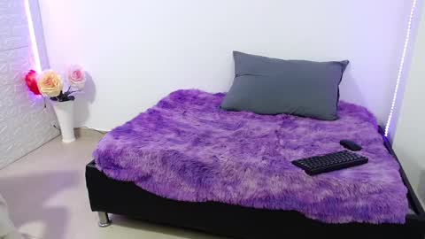 Snapshot of zoe_velvet chatting on March 5, 12:59 am Carolina online show from March 5, 12:59 am