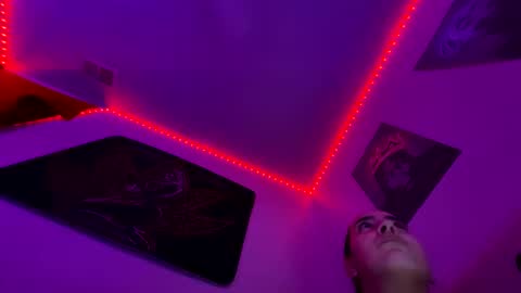 LovelyLatin25 online show from February 4, 12:51 am