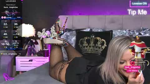 Snapshot of zoemesmerizee chatting on February 11, 6:08 am ZoeMesmerize online show from February 11, 6:08 am