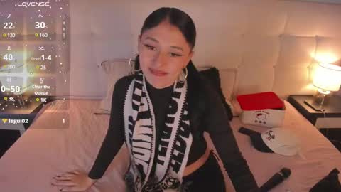 Snapshot of zowi_hottiee chatting on February 5, 5:20 am cintya kors online show from February 5, 5:20 am