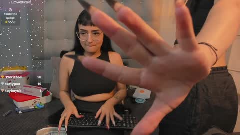 Snapshot of zowi_hottiee chatting on January 18, 6:24 am cintya kors online show from January 18, 6:24 am