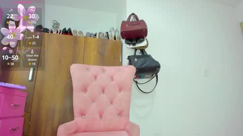 Snapshot of zule__williams chatting on February 27, 9:25 pm zule online show from February 27, 9:25 pm