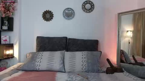 Snapshot of zuly_zahir_01 chatting on March 12, 10:17 pm zuly goode online show from March 12, 10:17 pm