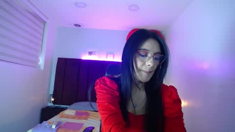 Snapshot of zuzana21 chatting on February 24, 12:48 pm Zuzana21 online show from February 24, 12:48 pm